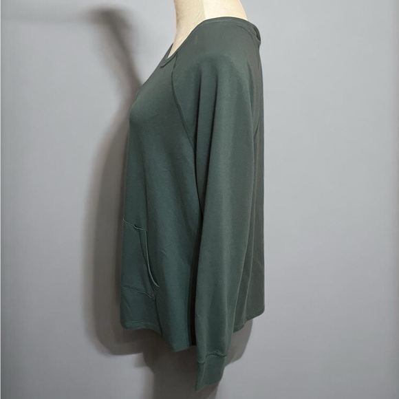 Torrid Green Long Sleeve Relaxed Tunic - Picture 2 of 6